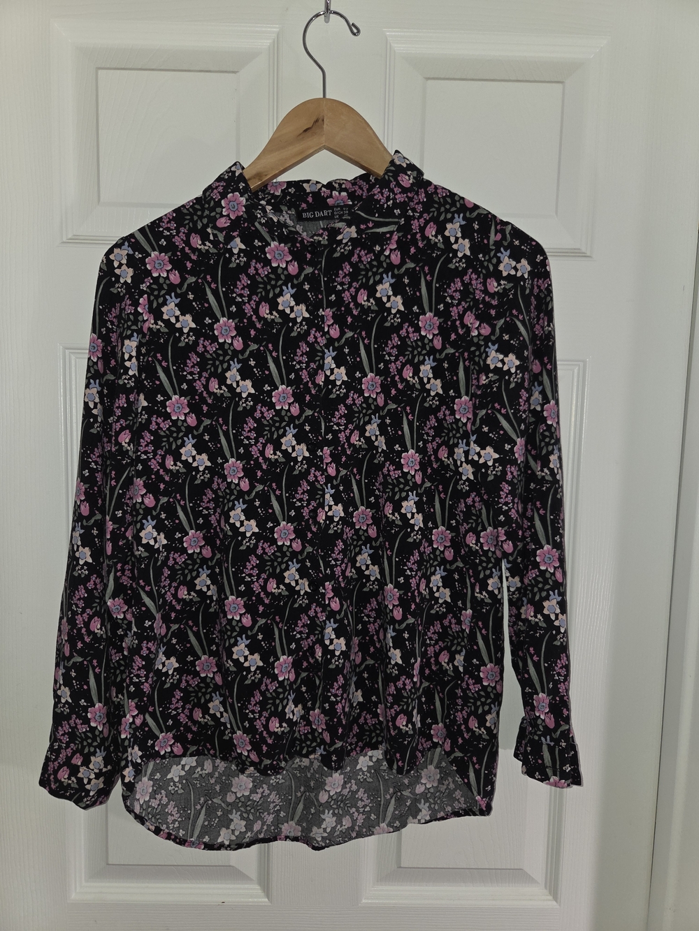 Big Darty Black Floral Button-Down Blouse with Pink Accents